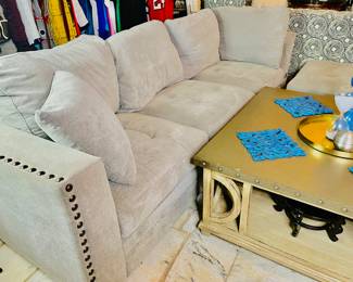Thomasville Sectional Sofa Elegant, Tufted Seats have Extra Padding and are Incredibly Comfortable
Large Smooth Back Cushions with Extra Padding
Wide Track Arm at the Ideal Height
Beautifully Finished in 100% Polyester Fabric with Two Coordinating Pillows
Large Tufted, Lift-top Storage Ottoman