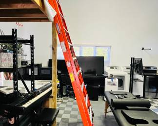 Available For Purchase
Heavy Duty Extension Ladder
Electronics
TV’s
Portable Massage Table