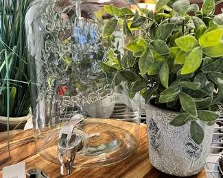 Beverage dispenser