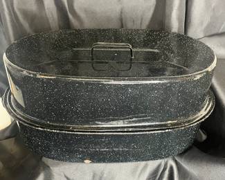 Graniteware Covered Oval Roaster