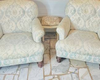 2 Accent Chairs
Upholstered Bird Themed Table