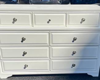 9 Drawer Dresser with Matching Nightstand & Mirror