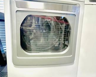 LG Dryer
LG Ultra Large Capacity Gas Dryer with AI Sensing 7.3 Cu. Ft.