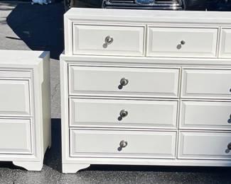 9 Drawer Dresser with Matching Nightstand & Mirror