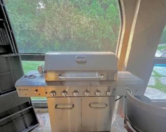 Available for Purchase
Nexgrill Deluxe 6-Burner Propane Gas Grill