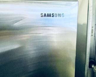 Samsung Refrigerator
Samsung - 27.4 cu. ft. Side-by-Side Smart Refrigerator with Large Capacity - Fingerprint Resistant Stainless Steel
