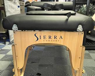 Portable Sierra Comfort Massage Table with 6 Accessories