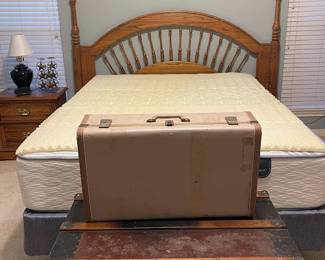 Vintage Trunk & suitcase. Queen size headboard