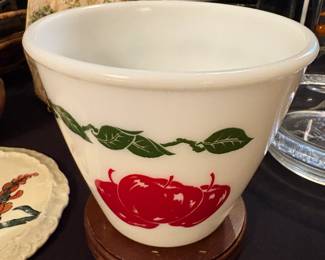 Hazel Atlas Apple Spill Proof Mixing Bowl