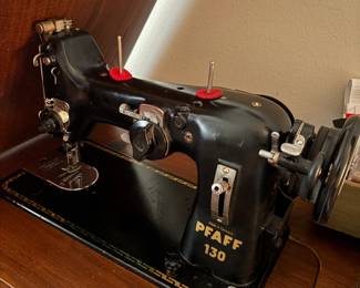 Vintage Pfaff 130 Sewing Machine