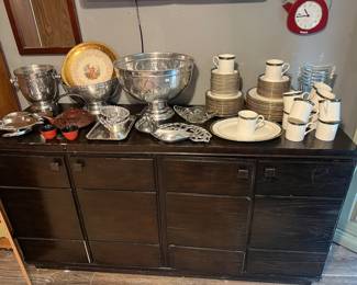 Side board cabinet