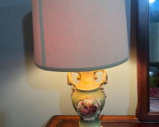 Victorian-style table lamp