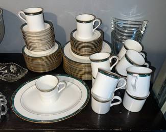 Debut Collection Lenox ‘ Kelly ‘ China Set