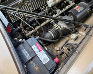 1985 JAGUAR XJ6 VANDEN PLAS | VIN# SAJAY1342FC392392
42,529 original miles, always garaged
Tan leather interior with gold exterior paint
4.2L straight six cylinder engine