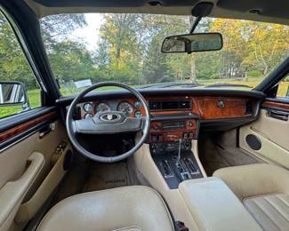 1985 JAGUAR XJ6 VANDEN PLAS | VIN# SAJAY1342FC392392
42,529 original miles, always garaged
Tan leather interior with gold exterior paint
4.2L straight six cylinder engine
