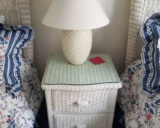 Wicker nightstand & table lam[p