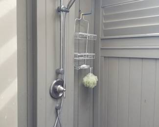 Outdoor shower hardware