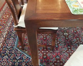 Henredon dining table detail