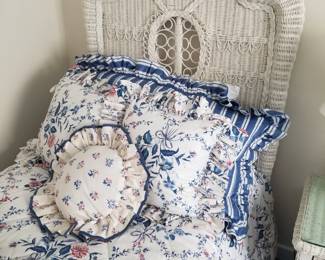 Wicker twin bed detail