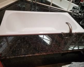 Spa tub