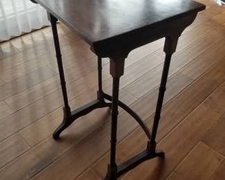 Petite writing stand