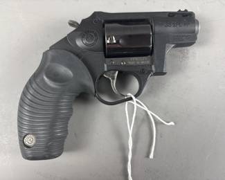Lot 32 – Smith + Wesson M&P 40 Shield Pistol