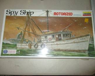 Lindberg Spy Ship "Motorized"