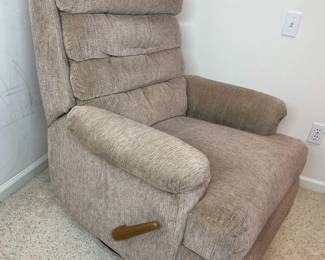 59 Berkline Rocker Reclinermin