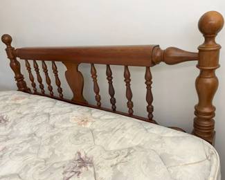 59 Queen Cherry Headboard Detailmin