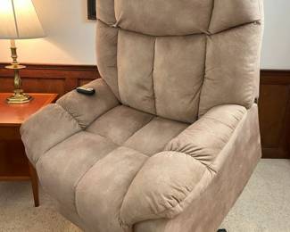 59 XL Power Lift Recliner Uprightmin