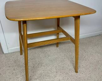 59 MCM Maple Side Tablemin