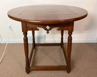 59 Kittinger Occasional Tablemin