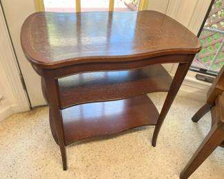 59 Imperial Vintage Mahogany 3Tier Accent Tablemin