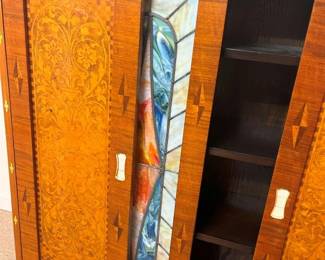 59 Max F. Ilsanker Mastercraftsman Marquetry Slag Glass Panel Bookshelf Detailmin