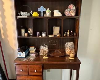Desk and hutch and all decorative items for sale!