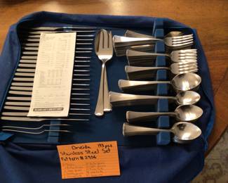 Oneida stainless flatware set. 193 pieces