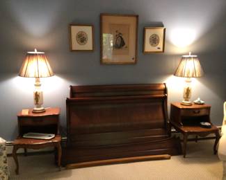 Full size sleigh bed