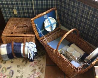 Picnic baskets