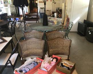 Wooden folding chairs, collectible dolls