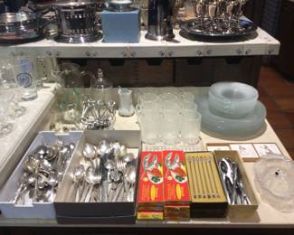 Flat, glassware