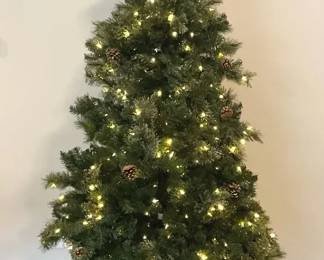 The Glimmering Christmas Tree