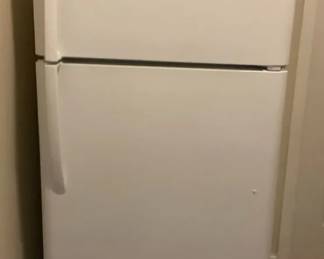 Frigidaire RefrigeratorFreezer