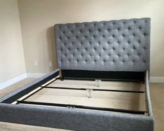 ButtonTufted Bed frame 