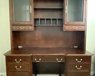 Computer Desk With Hutch