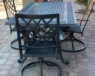 Patio Table w 4 Swivel Chairs