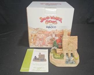 1997 David Winter Cottages The Gamekeeper D1268