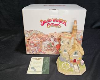 2001 David Winter Cottages D1183 Tailor #0178