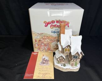 1997 David Winter Cottages Mr Bumbles Cottage