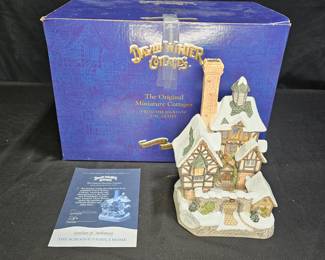 David Winter Cottages The Christmastime Clockhouse