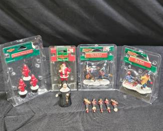 4 Lemax Christmas / Winter Village Figures + Bonus